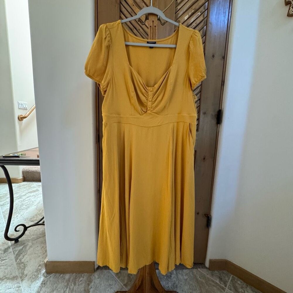 Torrid rayon maxi dress 2X mustard yellow pockets